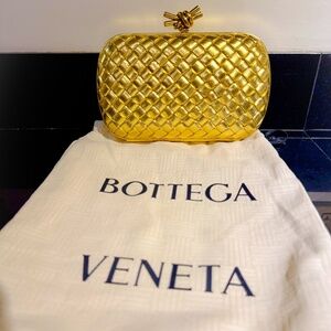 Bottega Veneta Knot Clutch–Metallic Gold Intrecciato Leather–New (Tags Removed)